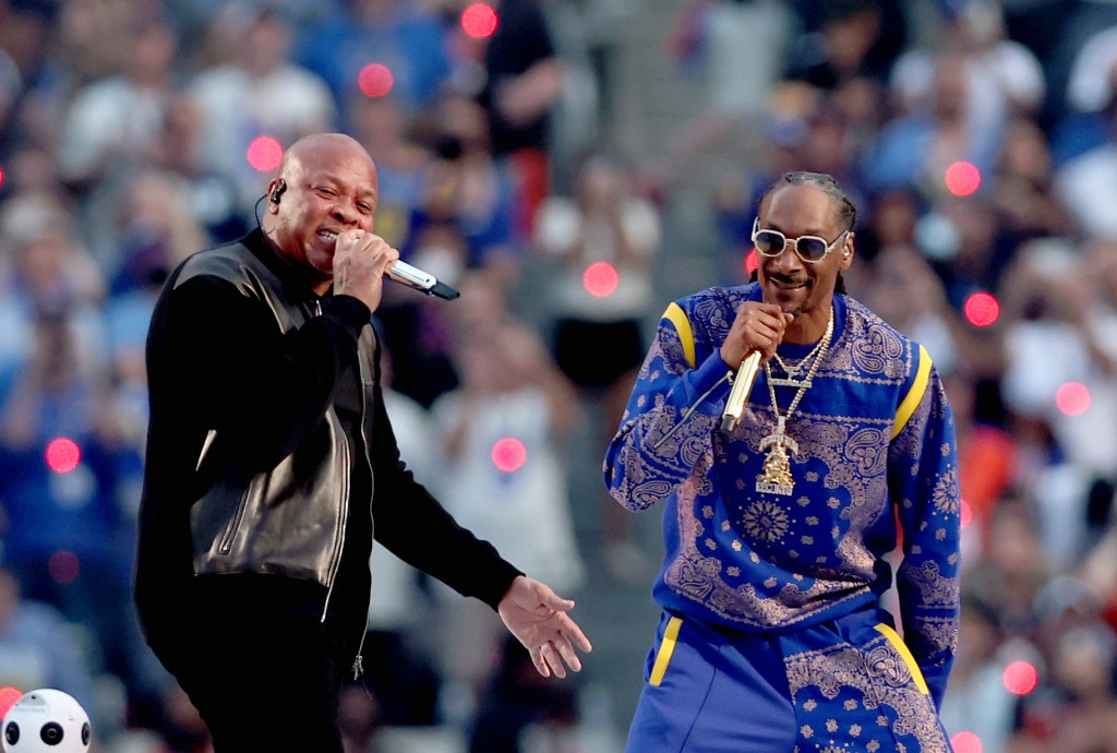 Dr. Dre and Snoop Dogg Performing