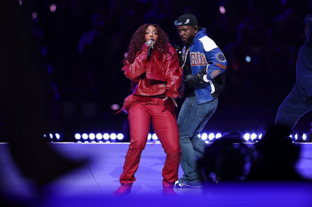 SZA And Kanye West Performing