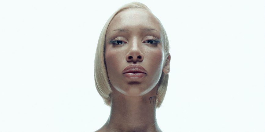 Naomi Sharon Announces Second Album 'No Sleep in Paradise,' Shares 'Weak'
