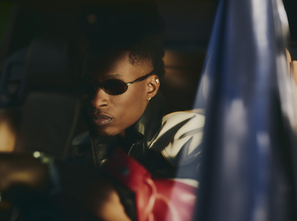 Lucky Daye Signs to Warner Records, Shares ‘Nowhere Fast’